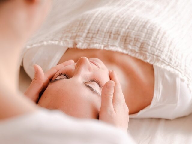 craniosacral, physical therapy, wellness-7012994.jpg